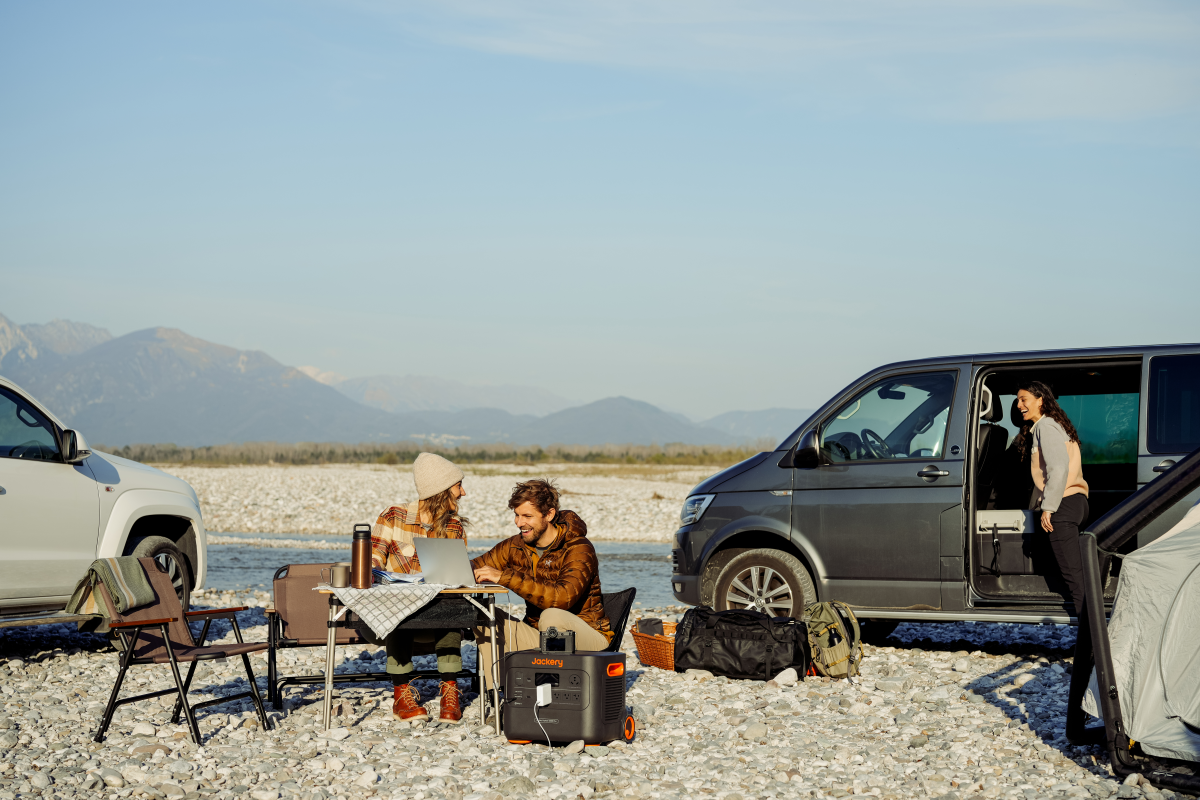 jackery solar generator 2000 plus for tailgating