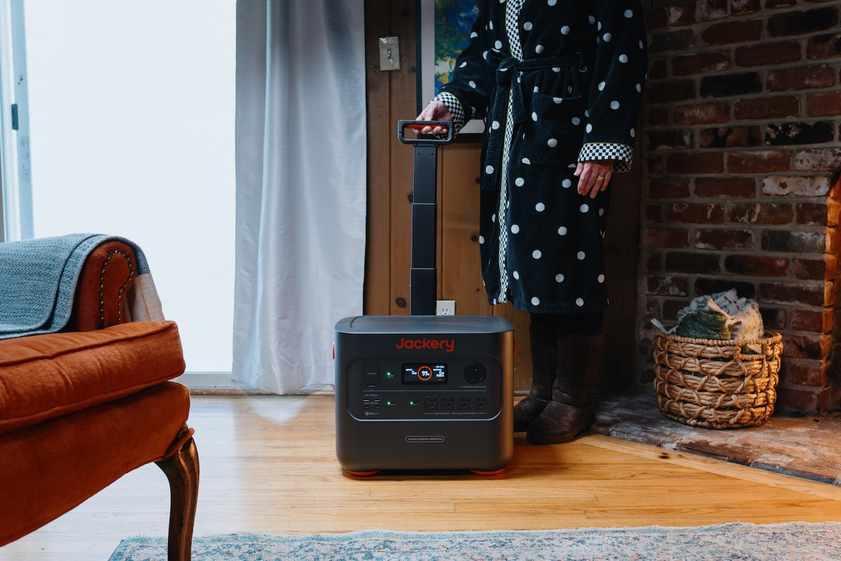 jackery solar generator 2000 plus to prepare for long term power outage