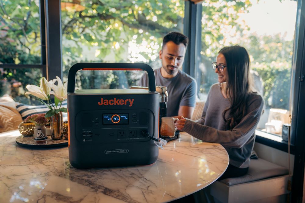 jackery solar generator 2000 pro for san diego households