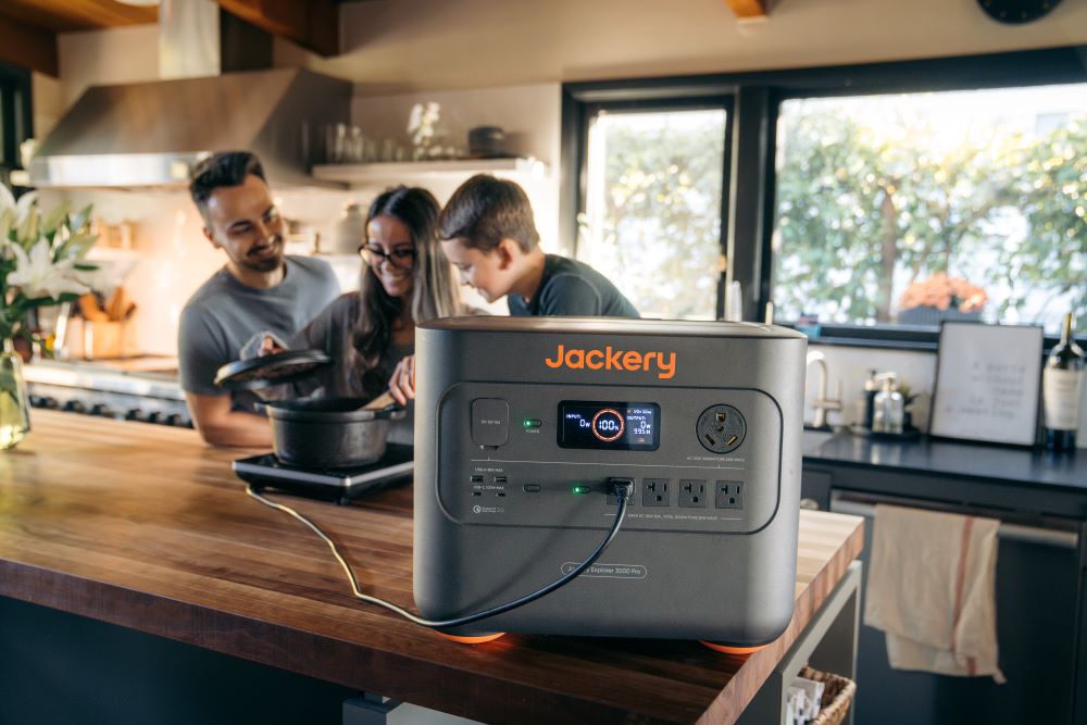 jackery solar generator 3000 pro for a 3 bedroom house