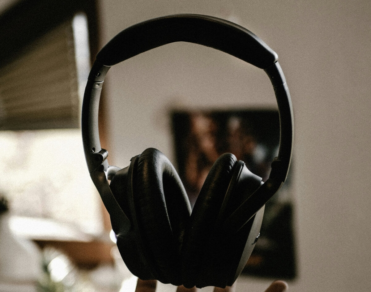 noise canceling headphones as tech gifts for men