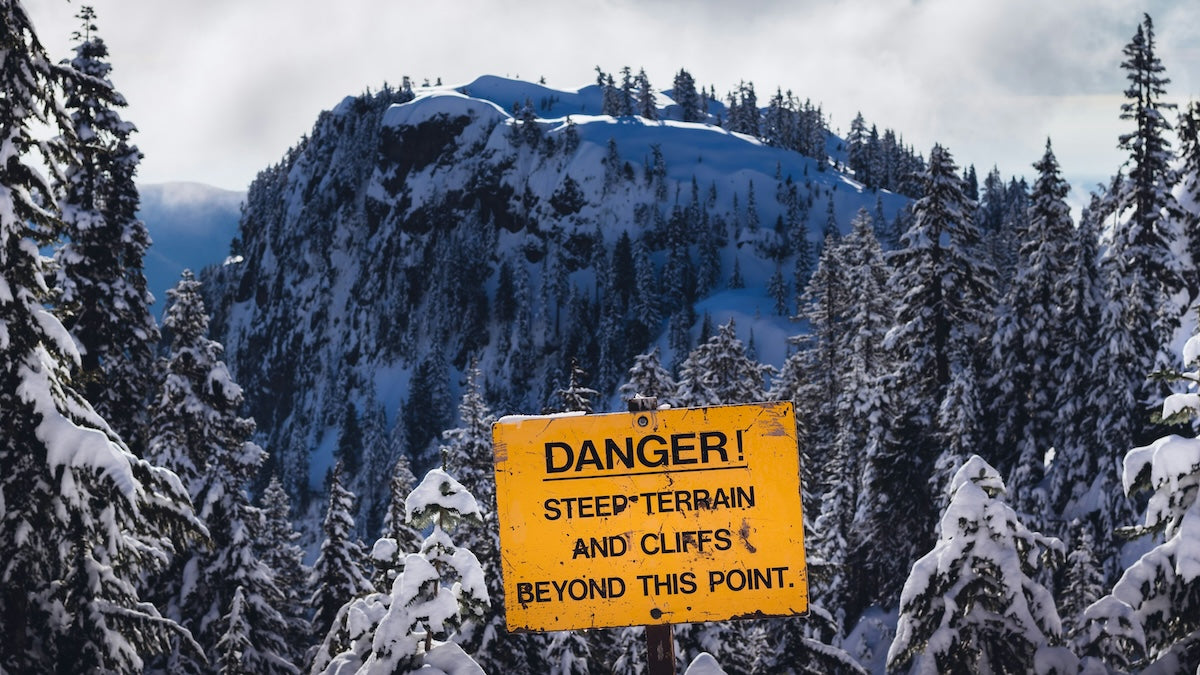 signs and risks of avalanche