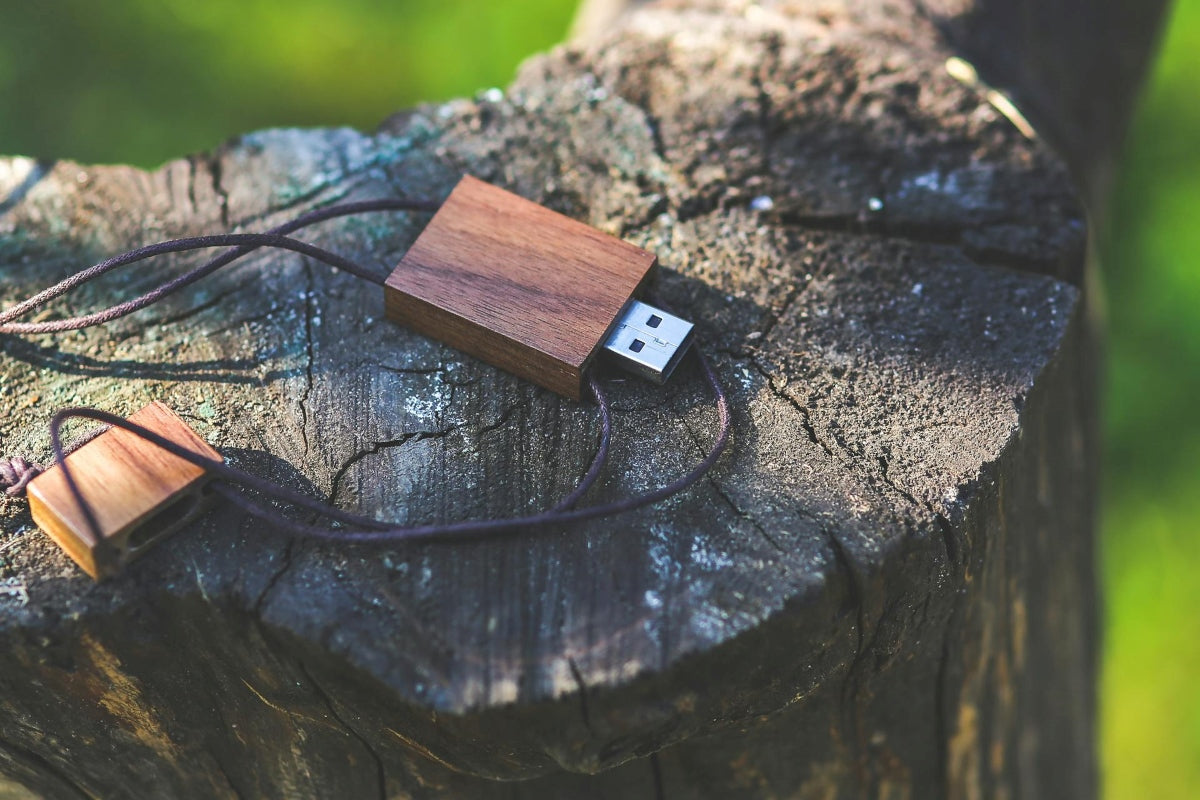 wooden usb flash drive gifts for photographers