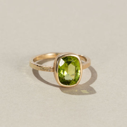 Minerva Ring, peridot, 9kt Yellow Gold