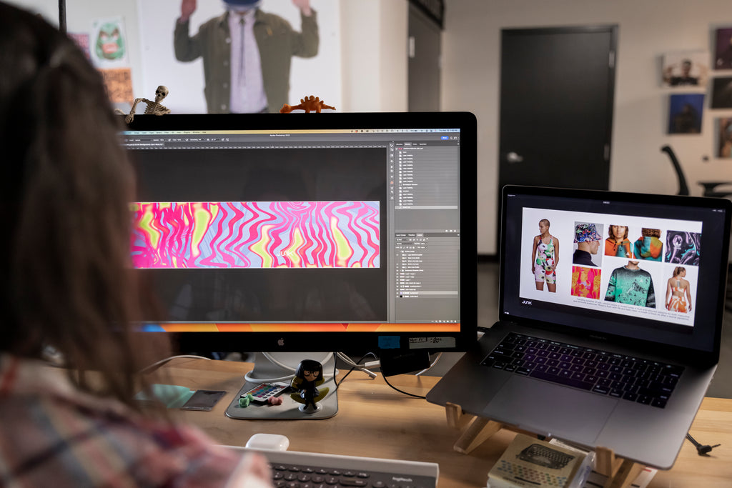 Michelle working in Adobe and with WGSN to create the headband design for fluid abstracts.