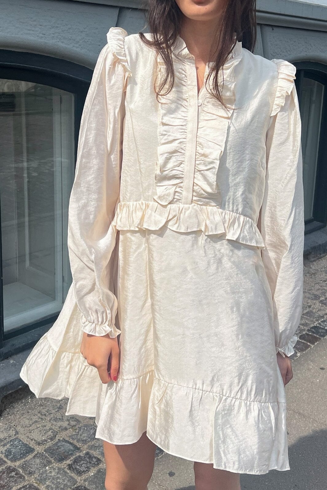 Neo | Zinka Solid Dress - Ivory » Shop hos Molly&My