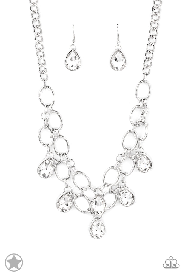 PAPARAZZI (291)  {Show Stopping Shimmer} Necklace