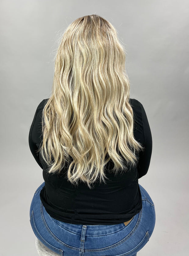 "Maxwella 22" (Butterbeer Blonde) Luxury Wig