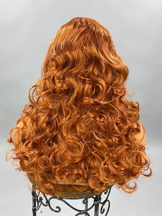 {Scarlett} Copper Red Long Curly Headband Wig