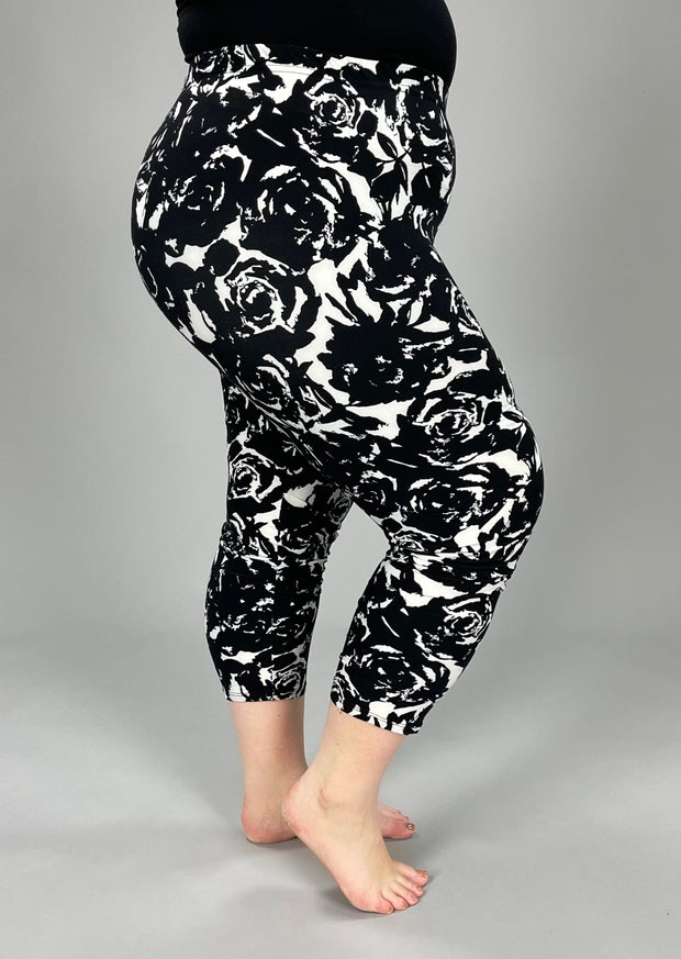 LEG-62 {Alluring Abstract} Black & White Butter Soft Capri Leggings EXTENDED PLUS SIZE 3X/5X