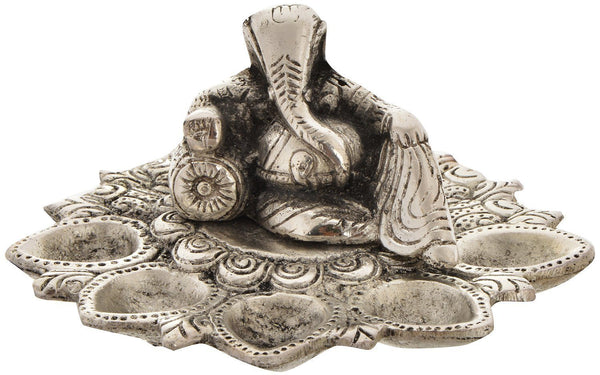 White Metal Pooja Thali with 5 Diyas and Ganpati Statue 0