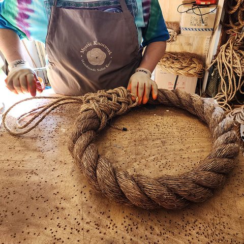 making a grommet wreath Mystic Knotwork