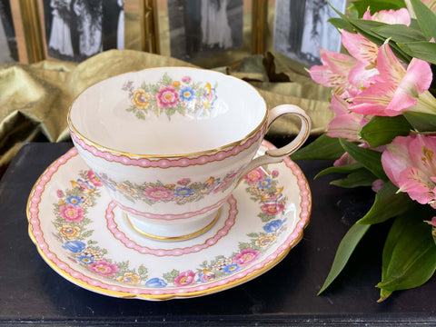 VINTAGE Shelley Pompadour Pattern 13516 Teacup & Saucer Set