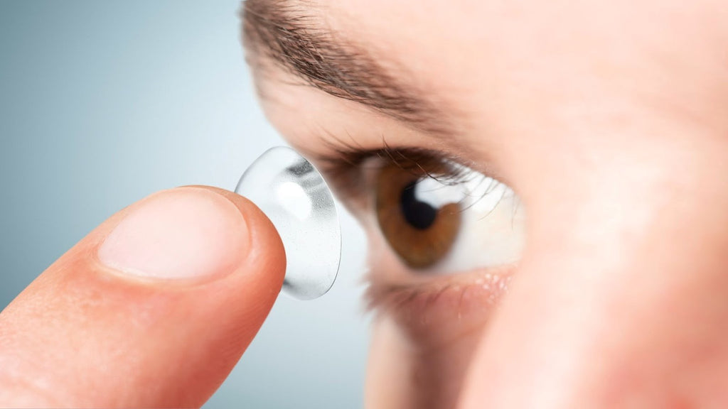 Can contact lens fall out?