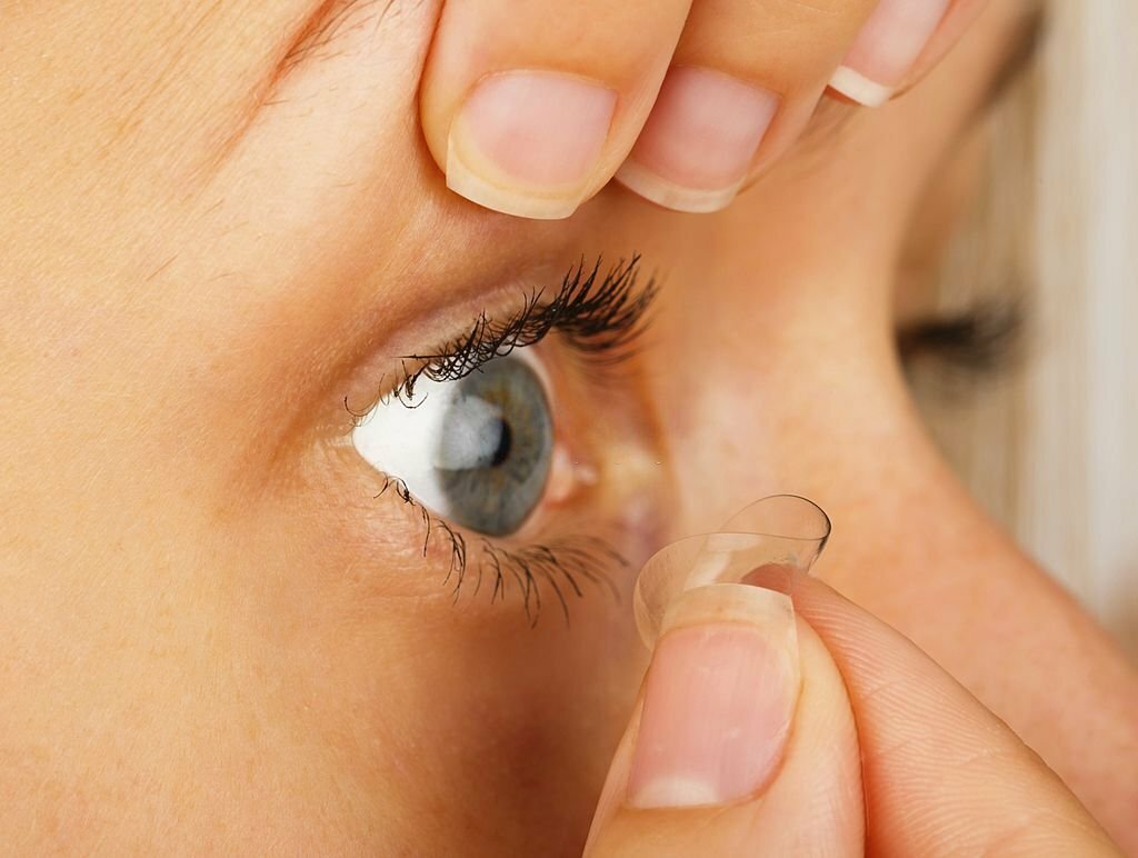 removing contact lenses