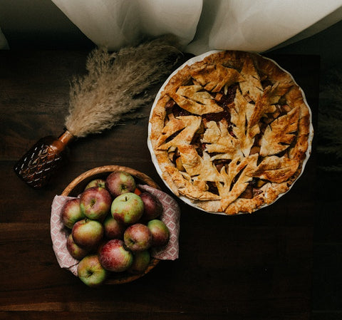 apple pie with cinnamon, gingergrass, and clove essential oil