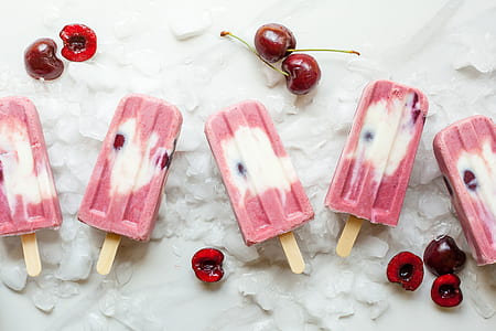 strawberry popsicles with lemon essential oil 