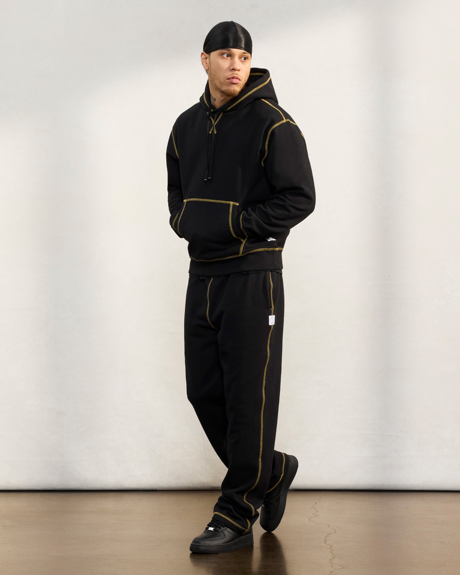 Contrast Stitch Open Hem Sweatpant - Black