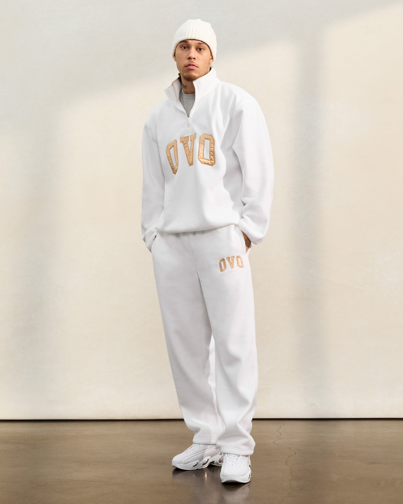 Arch Logo Open Hem Sweatpant - White