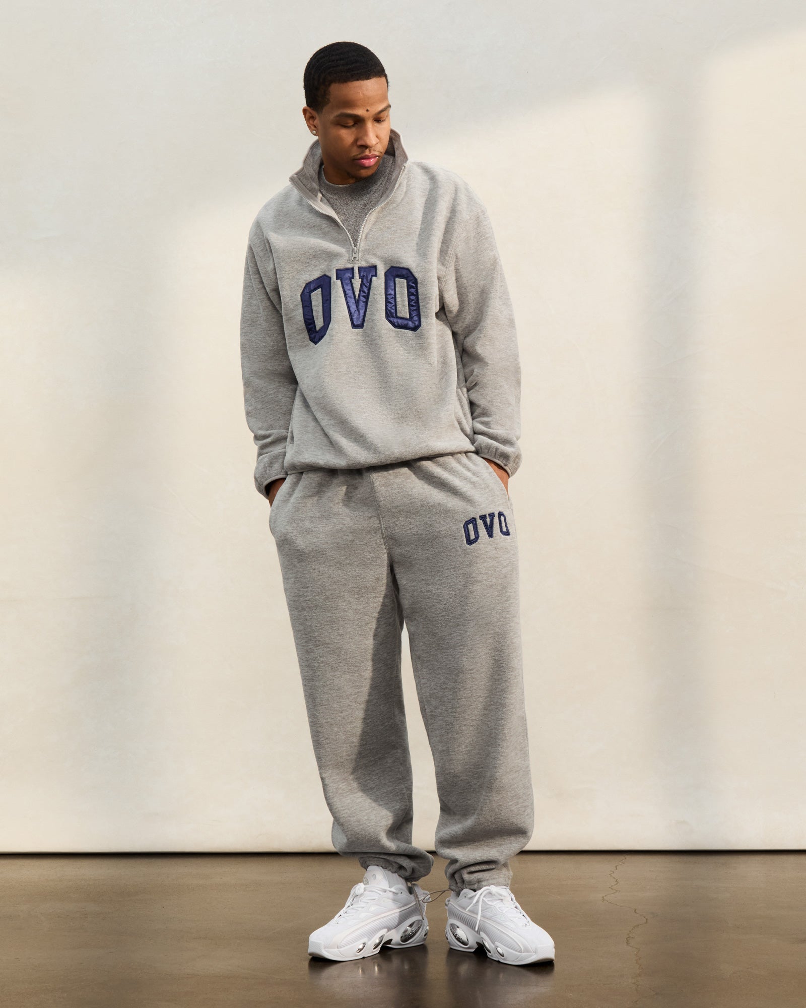 Arch Logo Open Hem Sweatpant - Heather Grey