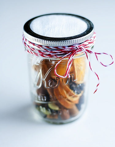 Homemade Mason Jar Gifts: Mulled Wine Spices in a Jar