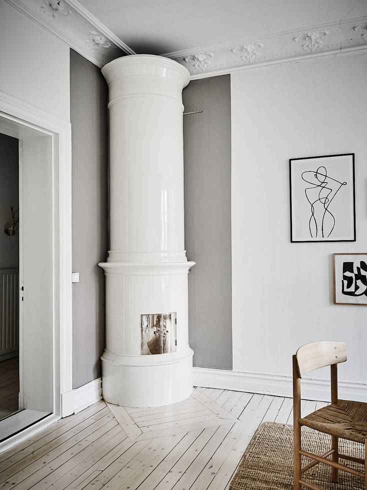 Calm Neutral Tones in Turn of the Century Swedish Apartment– Grøn + White