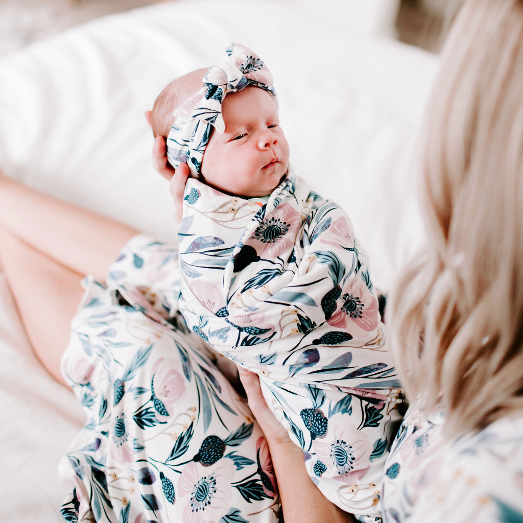 baby boy and mommy matching hospital outfits