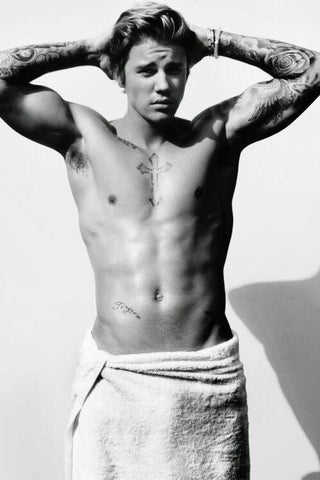 cross tattoo celebrity vip Justin Bieber www.mariasalvador.it