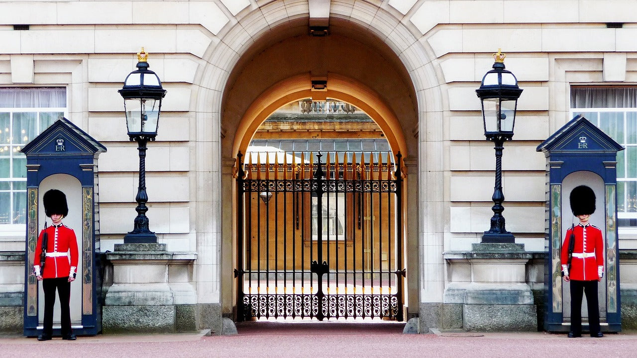 Buckingham Palace Restless World UK Visa Experts Youth Mobility Visa Tier 5