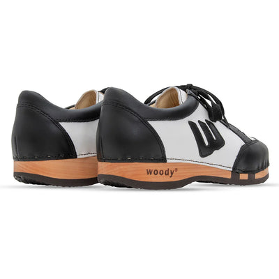 abby, clog sneakers damen mit biegsamer nachhaltiger holzsohle, farbe: schwarz-weiss (Glattleder), holzclogs woody, woody schuhe, woody shoes, handgemachte holzschuhe aus österreich, kärnten