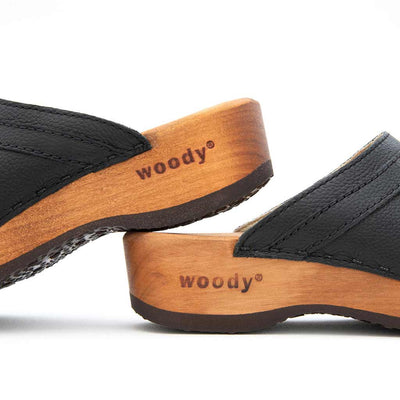 hanni, clogs damen mit biegsamer nachhaltiger holzsohle, farbe: nero-schwarz, holzclogs woody, woody schuhe, woody shoes, handgemachte holzschuhe aus österreich, kärnten