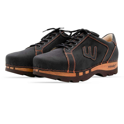 luca, sneakers clogs herren mit biegsamer nachhaltiger holzsohle, der bestseller, farbe: nero bronze (schwarz mit bronze nähten), holzclogs woody, woody schuhe, woody shoes, handgemachte holzschuhe aus österreich, kärnten