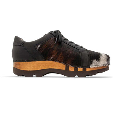 luca fell, sneakers clogs herren mit biegsamer nachhaltiger holzsohle und tricolore kuhfell, farbe: fell natur, holzclogs woody, woody schuhe, woody shoes, handgemachte holzschuhe aus österreich, kärnten