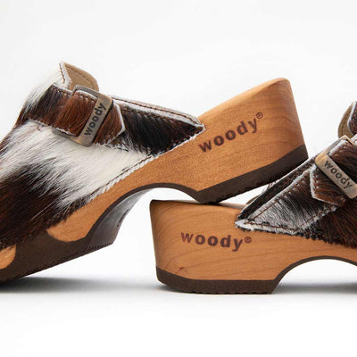 manu fell, fellclogs, clogs damen mit biegsamer nachhaltiger holzsohle, der bestseller, farbe: fell natur, holzclogs woody, woody schuhe, woody shoes, handgemachte holzschuhe aus österreich, kärnten