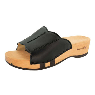 anna-farbe: schwarz, damen clog pantolette mit biegsamer nachhaltiger weidenholzsohle, holzclogs woody, woody schuhe, woody shoes, handgemachte holzschuhe aus österreich, kärnten