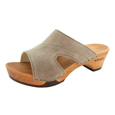 fiona-farbe: sand alias warm grey, pantoletten clogs damen mit biegsamer nachhaltiger Holzsohle,holzclogs woody, woody schuhe, woody shoes, handgemachte holzschuhe aus österreich, kärnten