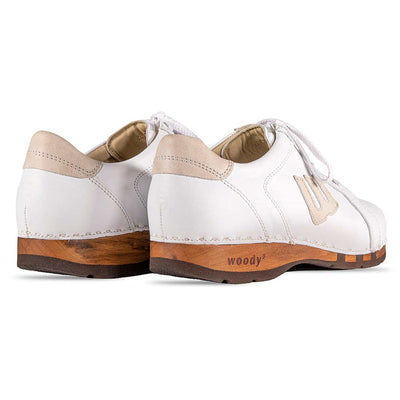 clogs herren sneaker wayne woody holzschuhe. herren clogs, flexible, biegsame holzsohle. holzclogs, sneaker clogs herren, männer clogs mit fussbett. woody leder clogs herren. holzclogs, holzschuhe bestellen. farbe: weiss-hielo