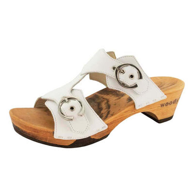 leonie, pantoletten clogs damen mit schnallen und biegsamer nachhaltiger holzsohle, farbe: weiss, holzclogs woody, woody schuhe, woody shoes, handgemachte holzschuhe aus österreich, kärnten