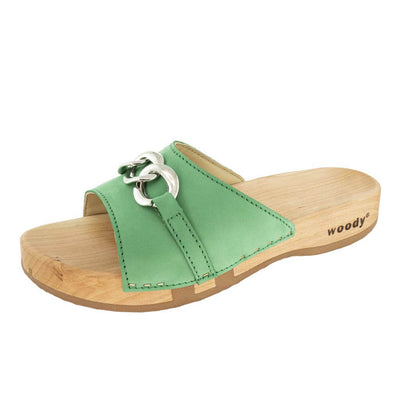 modell-lina-farbe: green_clogs pantoletten damen mit biegsamer nachhaltiger weidenholzsohle, holzclogs woody, woody schuhe, woody shoes, handgemachte holzschuhe aus österreich, kärnten, metal-accessoires-inchrome-optic. Damenclogs, Damen Clogs - Clogs Dam