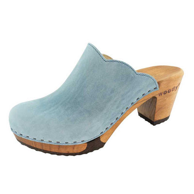 nina, clogs damen mit absatz und biegsamer nachhaltiger holzsohle, der bestseller, holzclogs woody, woody schuhe, woody shoes, handgemachte holzschuhe aus österreich, kärnten, farbe: celeste (hellblau)