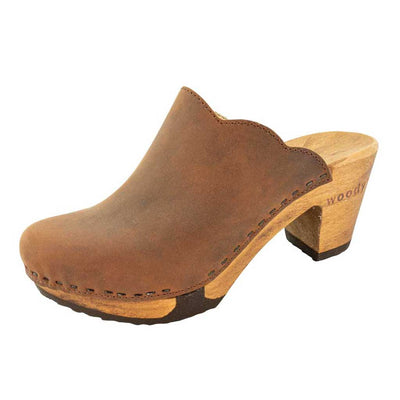 nina, clogs damen mit absatz und biegsamer nachhaltiger holzsohle, der bestseller, holzclogs woody, woody schuhe, woody shoes, handgemachte holzschuhe aus österreich, kärnten, farbe: tabacco (braun)