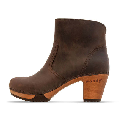 clogs damen tanja woody holzschuhe. tanya ankle boots gefüttert, damenstiefel, stiefel, damenclogs mit flexibler, biegsamer holzsohle. holzclogs, clogs damen knöchel stiefel, damen clogs mit fussbett. ankleboots holz schuhe, holzclog, holzschuhe kaufen.