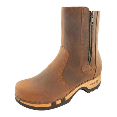 clogs damen veronika stiefelette woody holzschuhe. veronika ankle boots mit zip, damenstiefel reissverschluss, stiefel, damenclogs mit flexibler, biegsamer holzsohle. holzclogs, clogs damen knöchel stiefel, damen clogs mit fussbett. ankleboots holz schuhe, holzclog, holzschuhe bestellen. farbe: tabacco (braun)