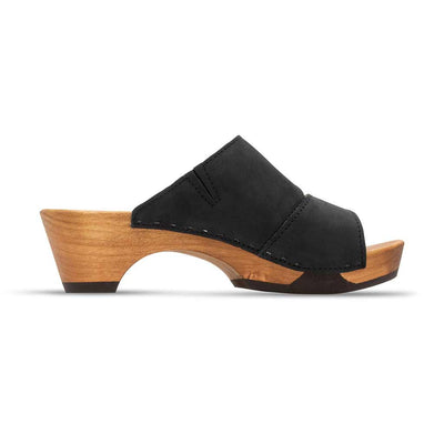 kate-farbe: nero_clogs pantoletten damen mit biegsamer nachhaltiger weidenholzsohle, holzclogs woody, woody schuhe, woody shoes, handgemachte holzschuhe aus österreich, kärnten