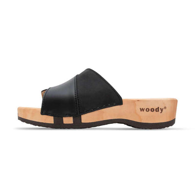 modell-lucy-farbe: nero-schwarz_clogs pantoletten damen mit biegsamer nachhaltiger weidenholzsohle, holzclogs woody, woody schuhe, woody shoes, handgemachte holzschuhe aus österreich, kärnten