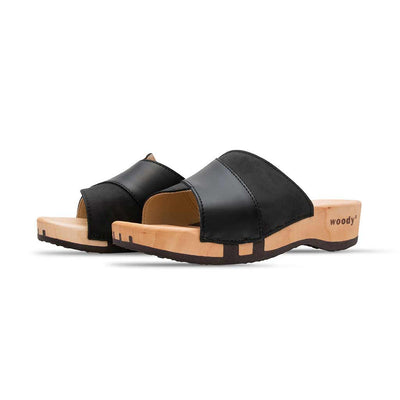 modell-lucy-farbe: nero-schwarz_clogs pantoletten damen mit biegsamer nachhaltiger weidenholzsohle, holzclogs woody, woody schuhe, woody shoes, handgemachte holzschuhe aus österreich, kärnten