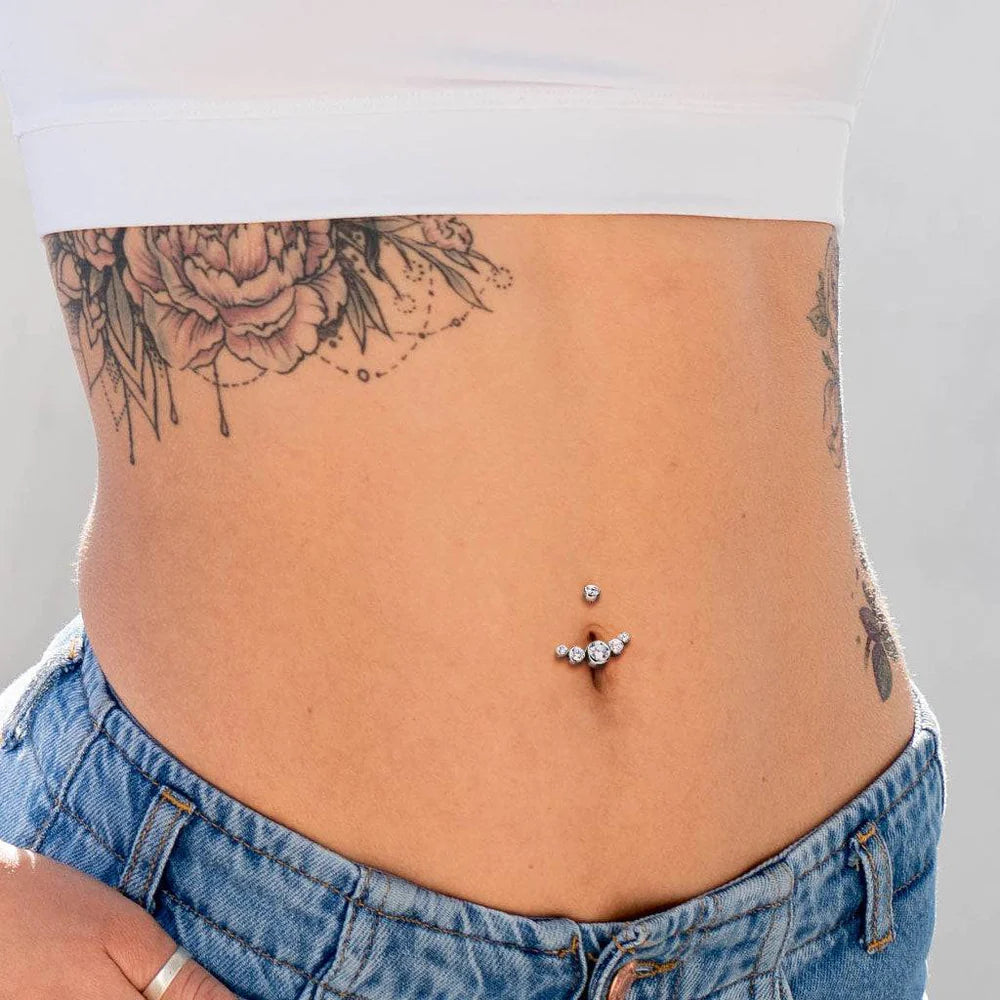Is my belly button pierced wrong? : r/piercing