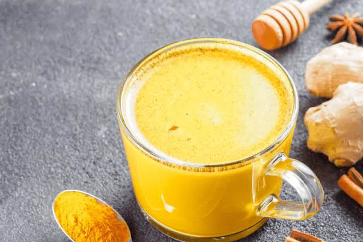 A cup of turmeric detox recipe with other ingredients besides it