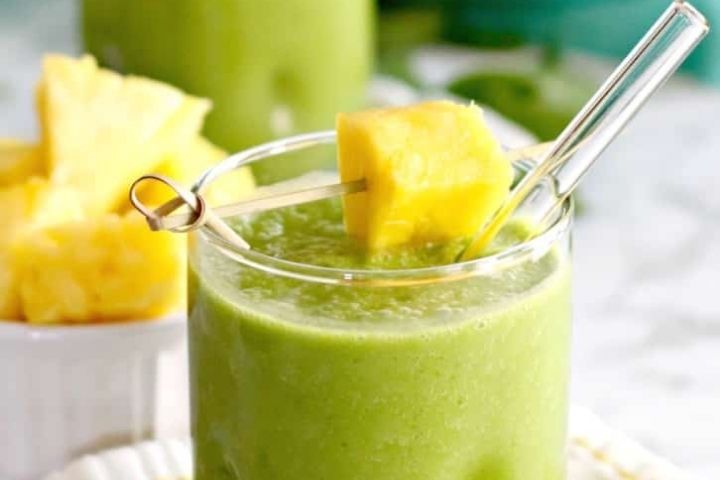 Green Pineapple Spinach Smoothie