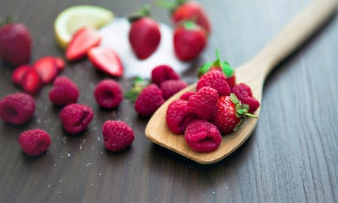 10 health benefits of raspberry leaf tea
